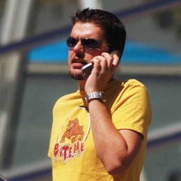 movil hombre habla telefono