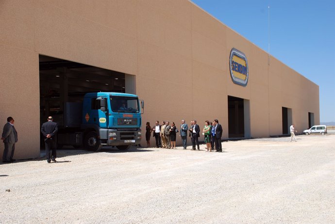 El primer camión de la planta de Sendin en la Plataforma Platea (Teruel) parte a