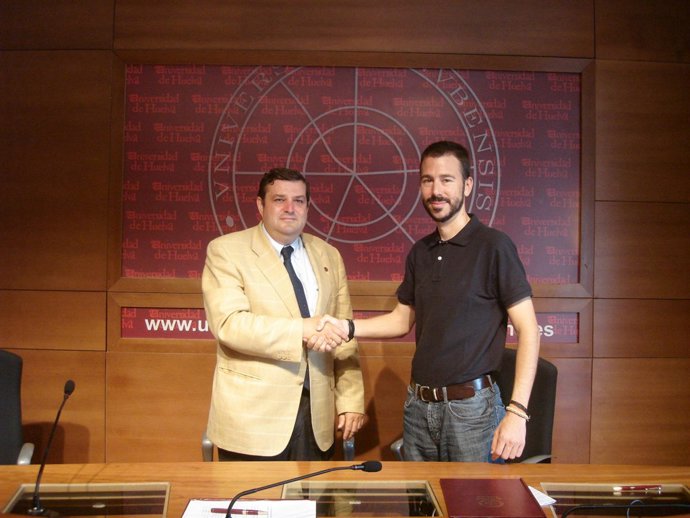 El rector de la Onubense, Francisco J. Martínez, junto al presidente de Proyecto