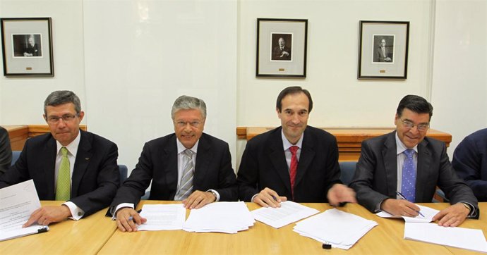 Firma Del Contrato Del SIP De Caja De Extremadura
