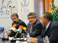 Pizarro "no comparte" la decisión del Parlamento catalán y subraya que en Andalucía "no hay existe ese debate"