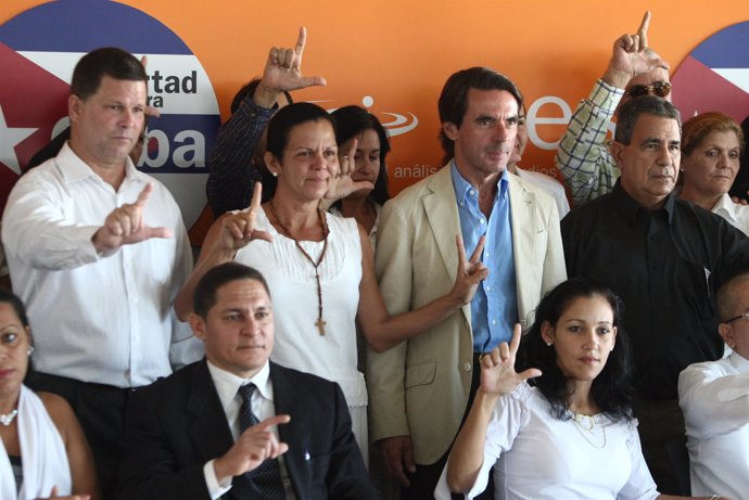 Aznar se reúne con los presos cubanos