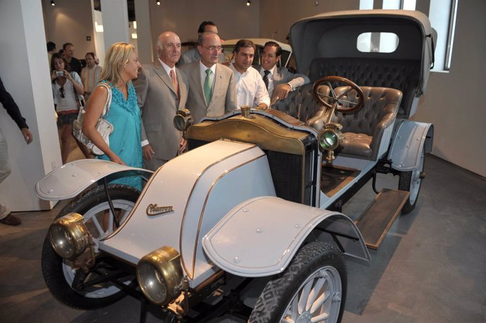 Visita a los coches del Museo Automovilístico