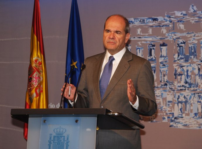 Chaves en rueda de prensa en la sede del Ministerio de Política Territorial