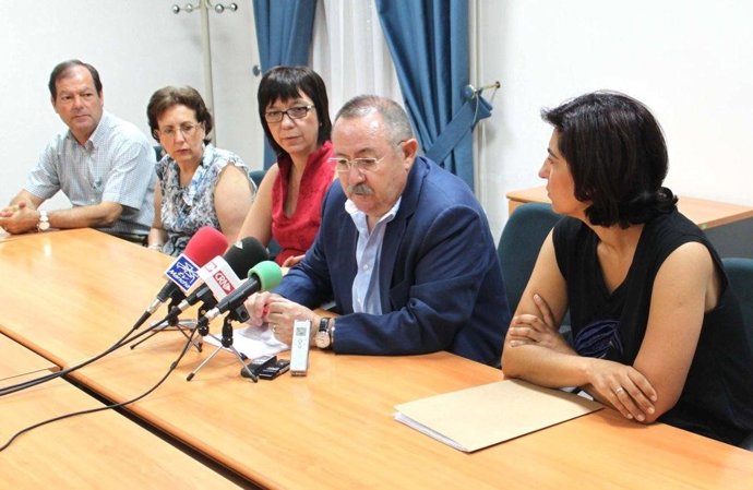 Diputados socialistas tras la visita al IVICAM