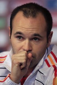El pleno del Ayuntamiento de Albacete concede por unanimidad a Iniesta el título de 'Hijo Adoptivo'