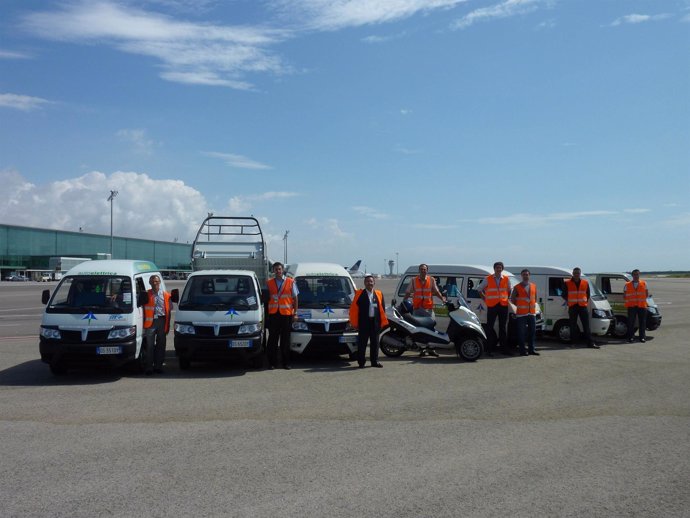 Los vehículos eléctricos Piaggio en el Aeropuerto de El Prat