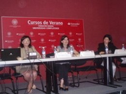 La directora del Instituto de la Mujer durante su intervención en los cursos de 