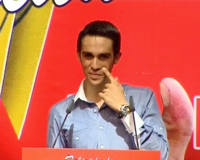 Aguirre felicita a Contador por su tercer Tour