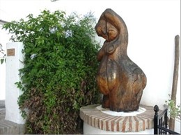 Una escultura en Genalguacil (Málaga)