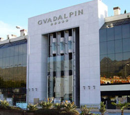 Fachada del hotel Guadalpin Marbella