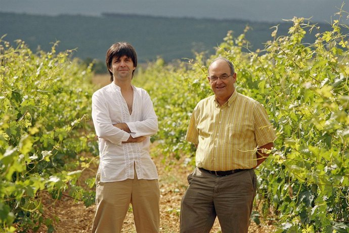 Los investigadores Gonzaga Santesteban y Bernardo Royo.