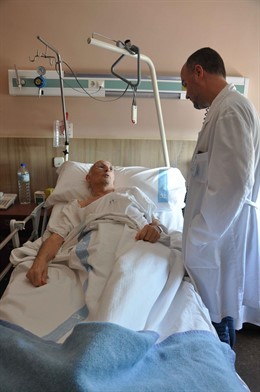 Funcis trabaja con pacientes del Hospital Doctor Negrín