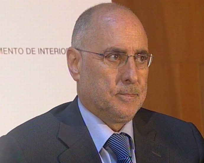 Rueda de prensa de Rodolfo Ares sobre las ultimas detenciones de etarras T