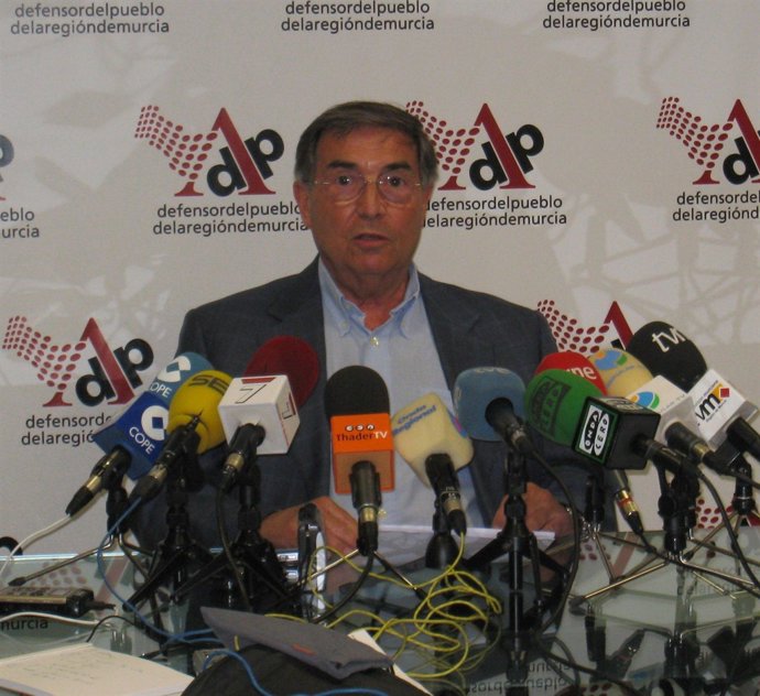 Ruiz Abellán en la rueda de prensa