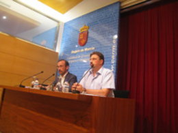 El consejero de Universidades, Empresa e Investigación, Salvador Marín, y el dir