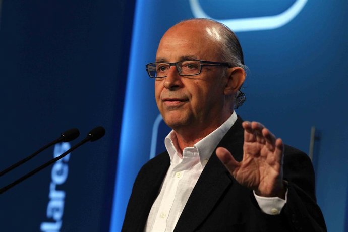 Primer plano de Cristóbal Montoro, coordinador de economía del PP