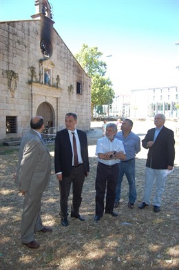 El conselleiro de Cultura visita la Capilla de Os Remedios en Ourense.