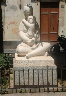 Estatua de la Virgen del Mar y del Niño en Almería