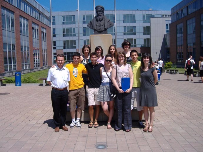 Alumnos de la UPNA que participan en un proyecto de la UE.