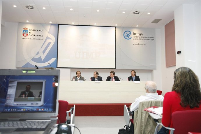 El consejero de Sanidad, Luis María Truan, durante la inauguración del curso que