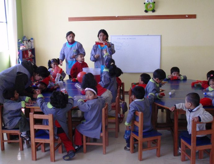 Alumnos de la escuela infantil FMLC en La Paz