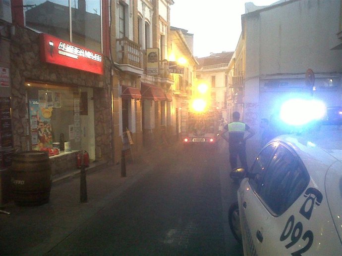 Los bomberos sofocan el incendio