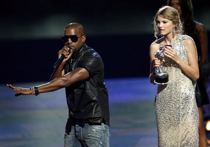 Kanye West y Taylor Swift en los MTV VMA 2009