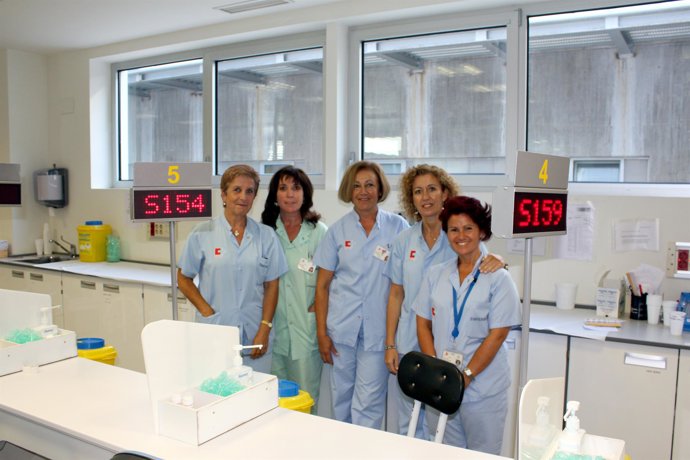 Personal de Valdecilla, junto al nuevo sistema de las extracciones de sangre  