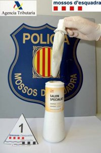 Dos detenidos en Lleida al intervenirles dos kilos de pasta de cocaína en botes