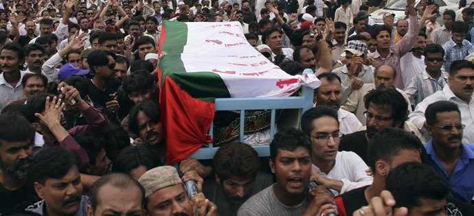 Manifestación por la muerte de un diputado pakistaní