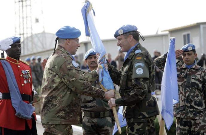El general Asarta recibe el relevo al frente de la FINUL