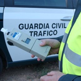 control de alcoholemia trafico guardia civil 