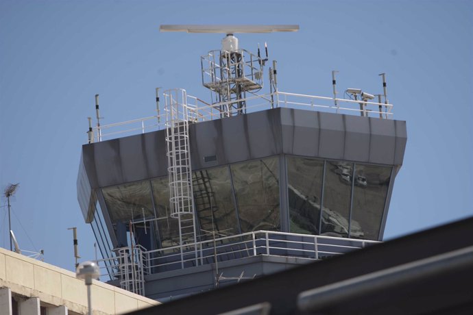 Torre de control en el aeropuerto de Barajas