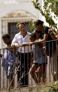 Michelle Obama se interesa en su visita a la plaza de toros de Ronda por la afición taurina del Rey