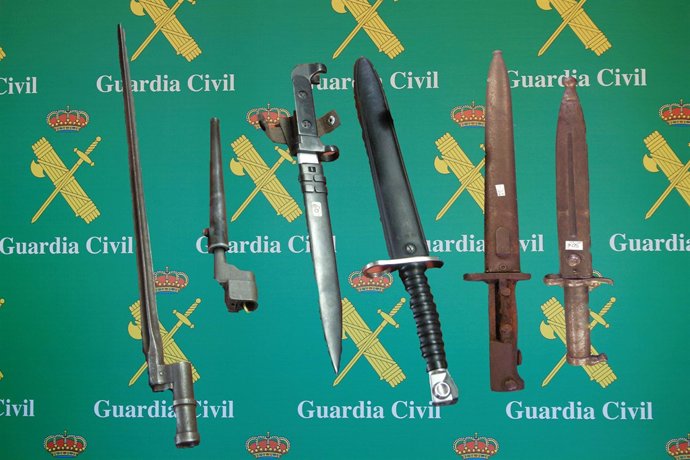 Bayonetas decomisadas en Torrelavega