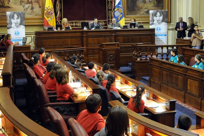Niños Canarios, 'Diputados Por Un Día'