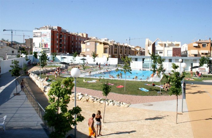 Vecinos asisten a las instalaciones