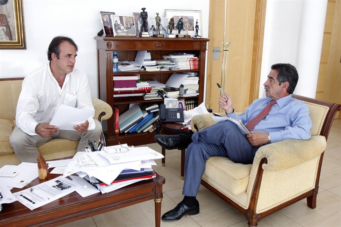 Revilla y el alcalde de Vega de Liébana 