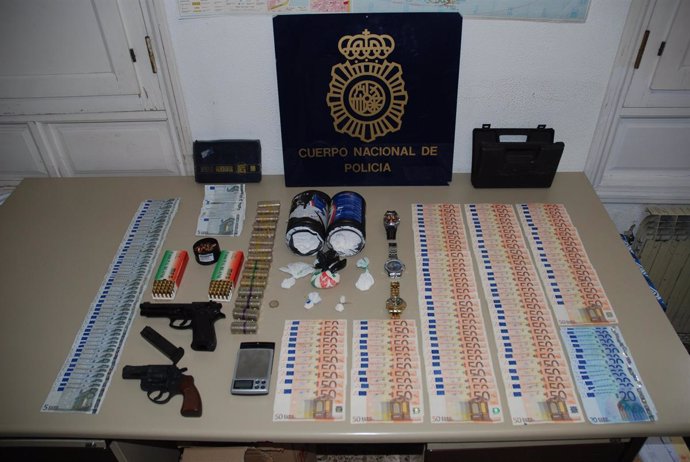 La Policía incautó cocaína, pistolas y 7.500 euros