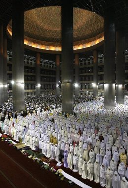 La mayor parte del mundo musulmán inicia el Ramadán