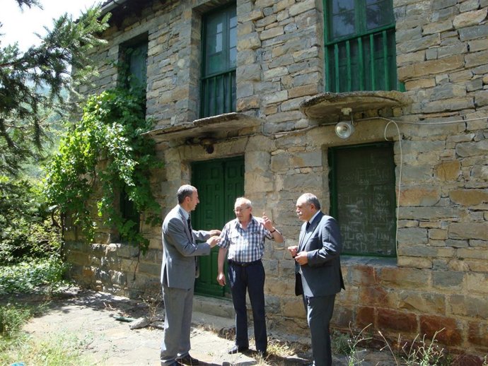 Casa de los maestros de Escuer