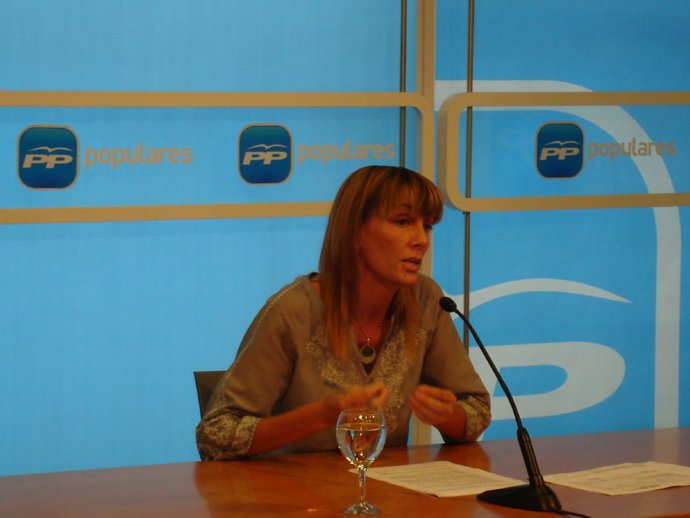 Ana Lourdes González en rueda de prensa