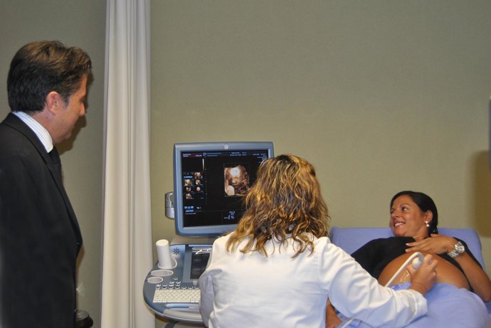 Visita del conseller Manuel Cervera al Hospital de Manises (Valencia)