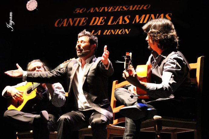 Imagenes de la actuación de Poveda