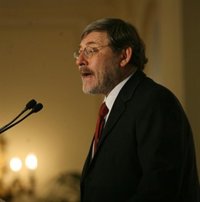 Gómez no se ha planteado "a fecha de hoy" buscar un candidato que rivalice con Lissavetzky