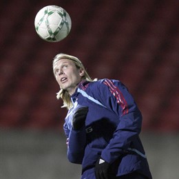 El sevillista Poulsen firma por tres temporadas con el Barça