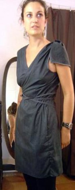 Diseñadora Mariona Peremateu en su tienda-taller Voilà en Terrassa