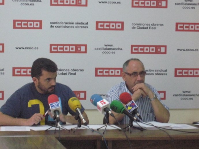 Los responsables de CCOO durante la rueda de prensa que han ofrecido