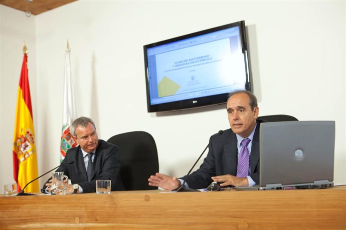 Portavoz del Ayuntamiento de Las Palmas de Gran Canaria, Sebastián Franquis (izq
